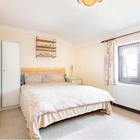 Spacious Room 2 Mins From Station Λονδίνο Εξωτερικό φωτογραφία