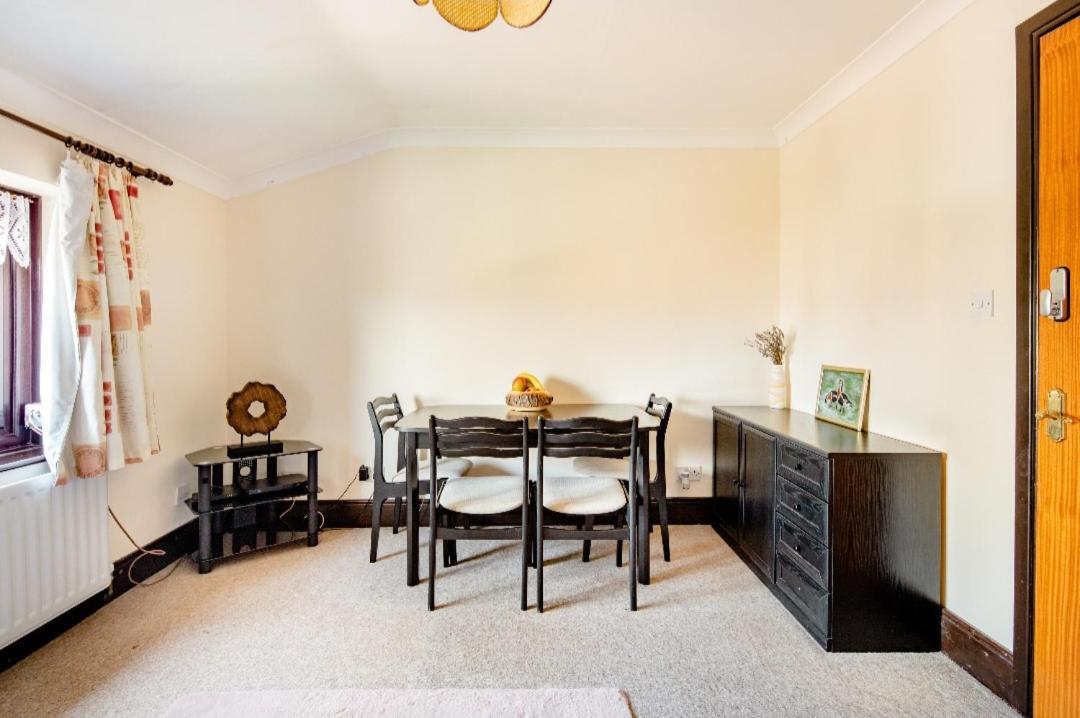 Spacious Room 2 Mins From Station Λονδίνο Εξωτερικό φωτογραφία