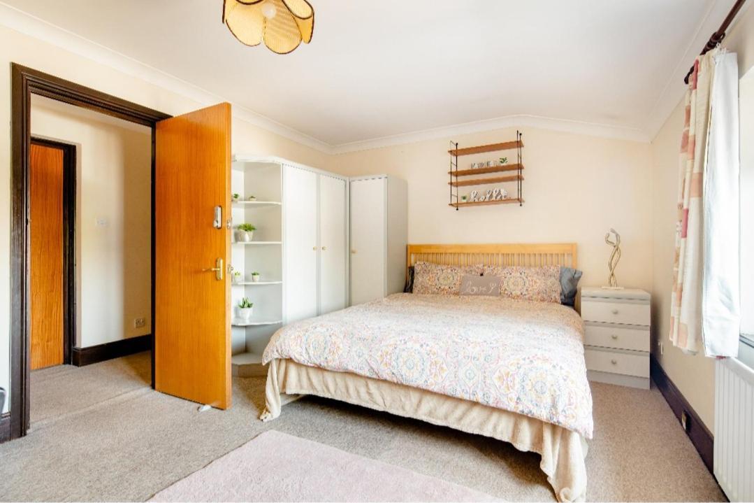 Spacious Room 2 Mins From Station Λονδίνο Εξωτερικό φωτογραφία
