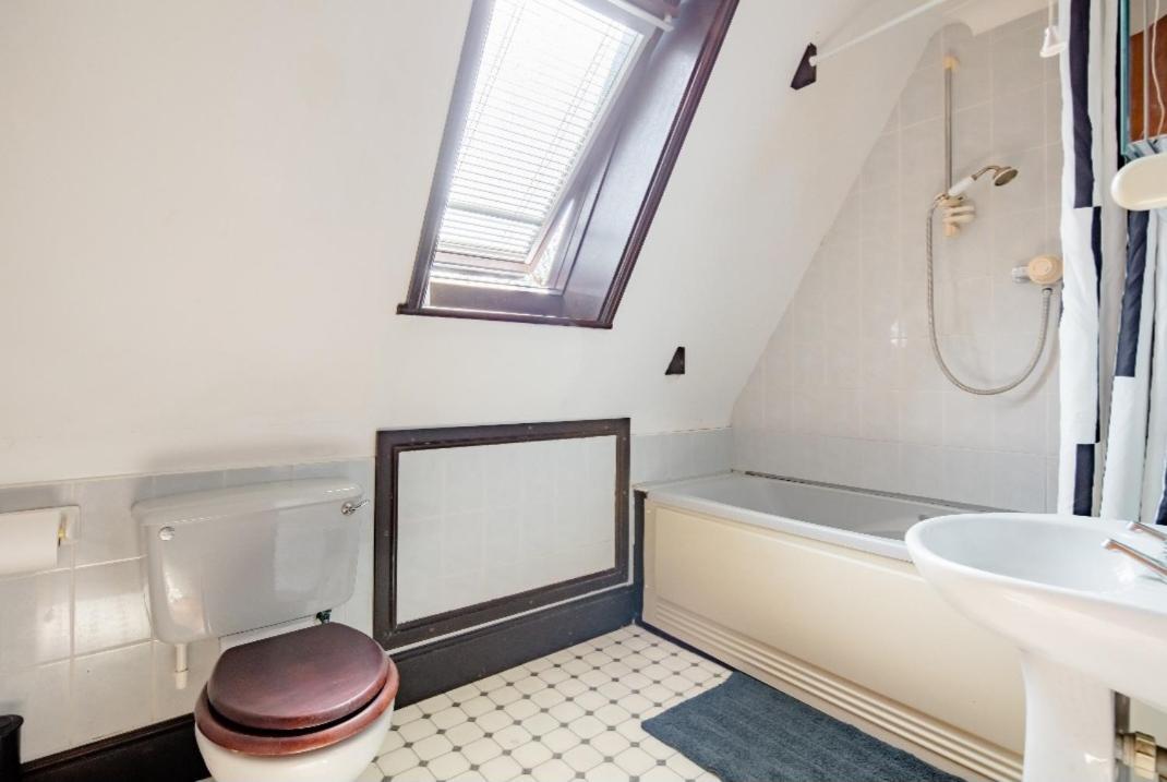 Spacious Room 2 Mins From Station Λονδίνο Εξωτερικό φωτογραφία